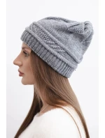 Dámská zimní čepice z vlny a s propleteným vzorem K428 šedá Dámská zimní čepice z vlny a s propleteným vzorem K428 šedá