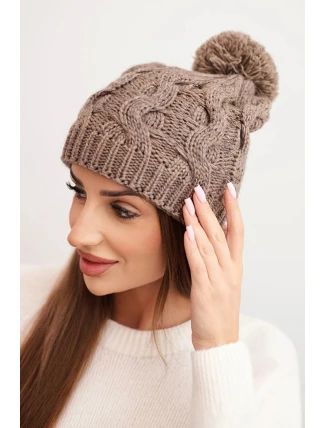 Zimní dámská čepice z vlny s hrubým copánkovým vzorem K458 mocca