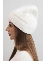 Dámská zimní čepice akrylová s ozdobným vzorem K462 bílá