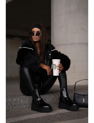 Lakýrované dámské kotníkové boty na platformě a klínku, černé Wloedia