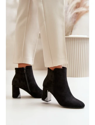 Zateplené Kotníkové Boty Na Podpatku S Zrcadlovým Prvkem Černé Silvare