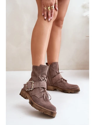 Zazoo 2951 Velurové Boty S Dekorativní Sponou Tmavě Béžové Zazoo 2951 Velurové Boty S Dekorativní Sponou Tmavě Béžové