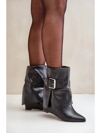 Boty Na Klínu S Ohnutým Svrškem A Přezkou Černé Vortinia