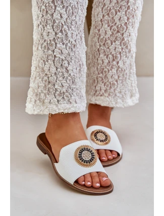 Kožené Pantofle S Dekorací Na Plochém Podpatku Bílé Lewski 3047/O