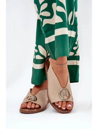 Ploché elegantní sandály s ozdobou béžové Iseliria Ploché elegantní sandály s ozdobou béžové Iseliria