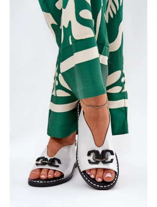 Sandály Na Ploché Podpatky S Dekorací Eko Kůže Stříbrné Tillireta