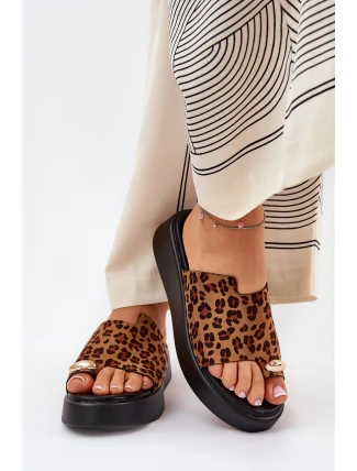 Dámské sandály na platformě a nízkém klínku s ozdobným detailem imitace leopardí kůže hnědé Saqesse