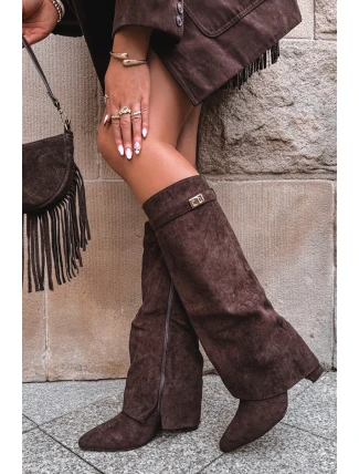 Kozačky Eko Semišový Podpatky Na Zip Zateplené Ohnutý Svršek Čokoládové Evyra