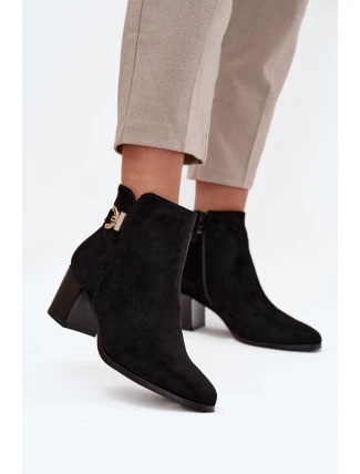 Zateplené dámské kotníkové boty na podpatku se zlatým detailem černé Renora