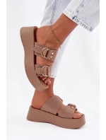 Dámské platformové nazouváky s zlatými sponami tmavě béžové Nelirae