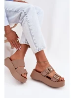 Dámské platformové nazouváky s zlatými sponami tmavě béžové Nelirae