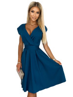 Rozevláté šaty s obálkovým výstřihem Numoco SCARLETT - mořské modré