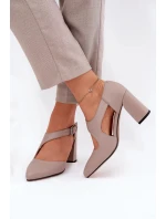 Dámské kožené lodičky na podpatku s ozdobnou sponou Vinceza – šedé Dámské kožené lodičky na podpatku s ozdobnou sponou Vinceza – šedé