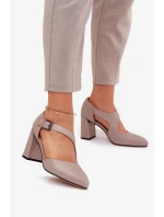 Dámské kožené lodičky na podpatku s ozdobnou sponou Vinceza – šedé Dámské kožené lodičky na podpatku s ozdobnou sponou Vinceza – šedé