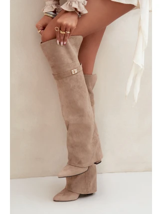 Dámské zateplené kozačky nad kolena s vyhrnutou holení a podpatkem Serelle – béžové, eko semiš Dámské zateplené kozačky nad kolena s vyhrnutou holení a podpatkem Serelle – béžové, eko semiš