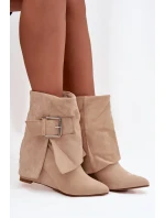 Dámské zateplené kotníkové botky na klínku s ohrnovací manžetou a přezkou – béžové Vortinia