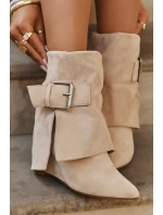 Dámské zateplené kotníkové botky na klínku s ohrnovací manžetou a přezkou – béžové Vortinia