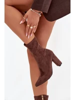 Dámské kotníkové boty na sloupkovém podpatku s prošitím Rosivelle – hnědé Dámské kotníkové boty na sloupkovém podpatku s prošitím Rosivelle – hnědé