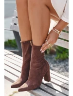 Dámské kotníkové boty na sloupkovém podpatku s prošitím Rosivelle – hnědé Dámské kotníkové boty na sloupkovém podpatku s prošitím Rosivelle – hnědé