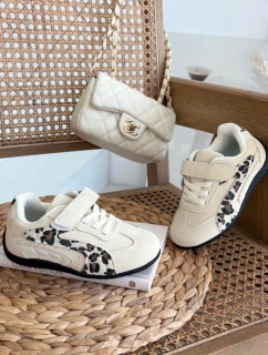 Dětské sportovní boty na suchý zip s leopardím vzorem Perrin – béžové