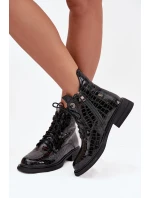 Dámské lakované kožené kotníkové boty s embossingem a zateplením Juviane – černé