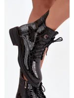 Dámské lakované kožené kotníkové boty s embossingem a zateplením Juviane – černé