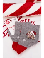 Dámské vánoční ponožky se sněhovými vločkami a medvídkem v čepici Santa – tmavě šedé Dámské vánoční ponožky se sněhovými vločkami a medvídkem v čepici Santa – tmavě šedé