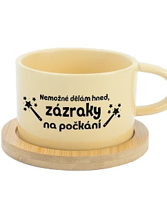 NEMOŽNÉ DĚLÁM HNED, ZÁZRAKY NA POČKÁNÍ - žlutý hrníček makronka 200 ml