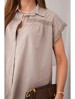 Dámská bavlněná košilová halenka s krajkou a krátkým rukávem fango Dámská bavlněná košilová halenka s krajkou a krátkým rukávem fango