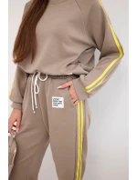 Dámský teplákový komplet Masełko s lampasy a volnou mikinou fango