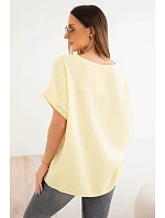 Dámská bavlněná mušelínová oversize halenka s výstřihem do V a krajkou žlutá