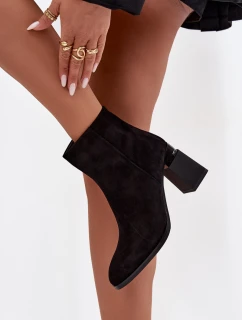 Dámské kozačky z přírodního semiše na podpatku vyhřívané D&A CR52-718 Černé