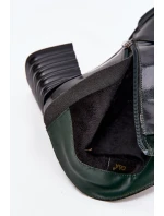 Lakované kožené dámské botky na sloupku D&A – tmavě zelené Lakované kožené dámské botky na sloupku D&A – tmavě zelené