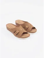 Pěkné dámské  nazouváky hnědé na klínku