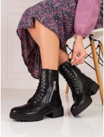 Designové kotníčkové boty dámské černé na plochém podpatku Designové kotníčkové boty dámské černé na plochém podpatku