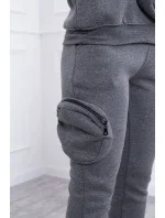 Zateplená souprava s ozdobnou kapsou grafitová melanž Zateplená souprava s ozdobnou kapsou grafitová melanž