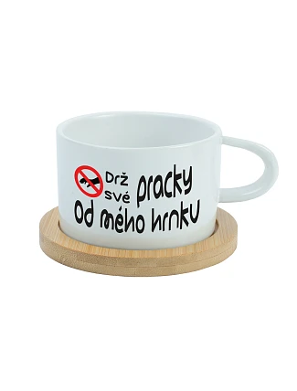 DRŽ SVÉ PRACKY OD MÉHO HRNKU - bílý hrníček makronka 200 ml DRŽ SVÉ PRACKY OD MÉHO HRNKU - bílý hrníček makronka 200 ml