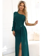 658-2 Třpytivé maxi šaty na jedno rameno s asymetrickými rukávy a rozparkem - lahvově zelené