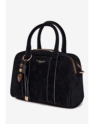 Kufříková Eko semišová kabelka s přívěskem Černá Sorielle