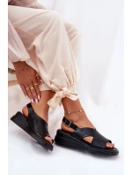 Dámské lakované sandály na klínku z eko kůže - černé Quilara