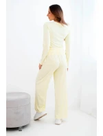 Dámská viskózová souprava s blůzkou a širokými kalhotami žlutý