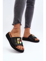Dámské kožené žabky s ozdobou černé Asames Dámské kožené žabky s ozdobou černé Asames