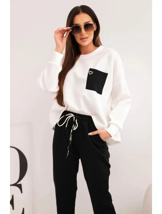 Dámská souprava máslová s kontrastní kapsou černý