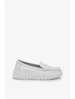 Dámské kožené mokasíny na platformě a klínku Elanindel – bílé