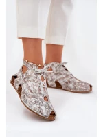 Vzorované Kožené Kotníkové Boty Maciejka 03426-46 Bílá-Bežová Vzorované Kožené Kotníkové Boty Maciejka 03426-46 Bílá-Bežová