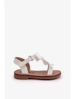 Lakované dětské sandály s mašlí na suchý zip, bílá Joratia Lakované dětské sandály s mašlí na suchý zip, bílá Joratia