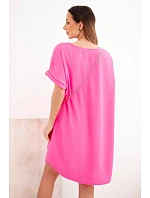 Dámské šaty s krátkým rukávem a kabelkou na řetízku růžové