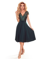 LINDA - Dámské šifonové šaty v lahvově zelené barvě s krajkovým výstřihem 381-2