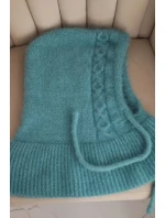 Dámská čepice s kapucí, šněrováním a copánkovým vzorem mátová Dámská čepice s kapucí, šněrováním a copánkovým vzorem mátová