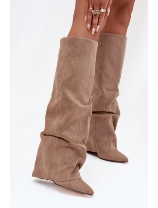 Zateplené dámské kozačky s vytočeným límcem na podpatku Eko semiš Béžové Elivira Zateplené dámské kozačky s vytočeným límcem na podpatku Eko semiš Béžové Elivira